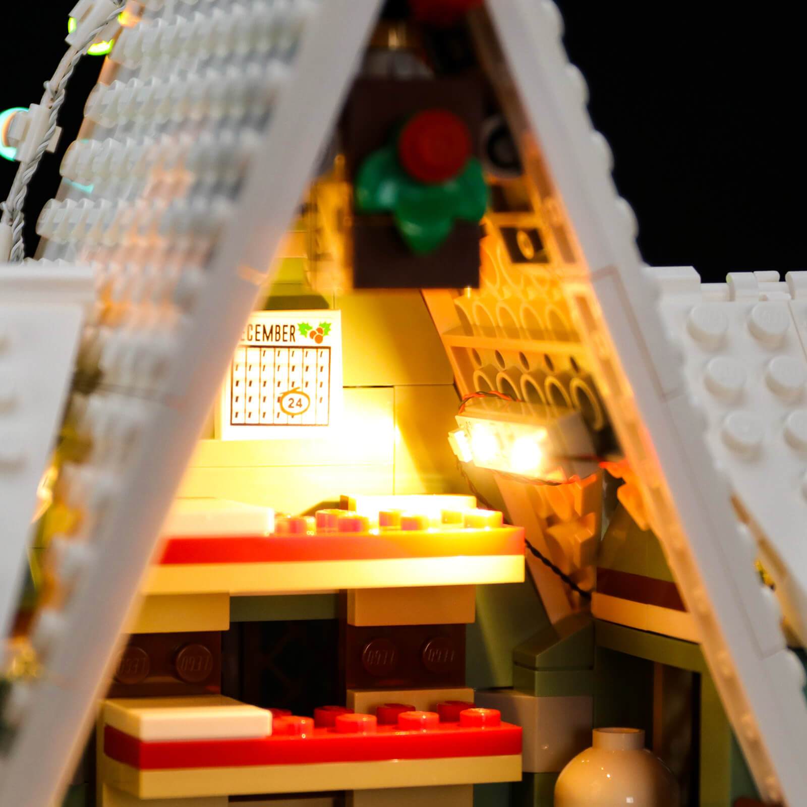 Lego elf clubhouse lights new arrivals