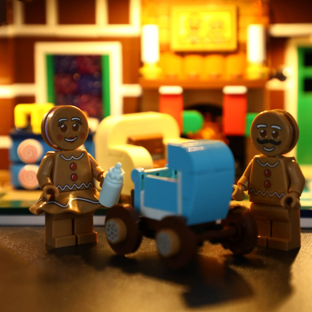 Lego gingerbread house online lights